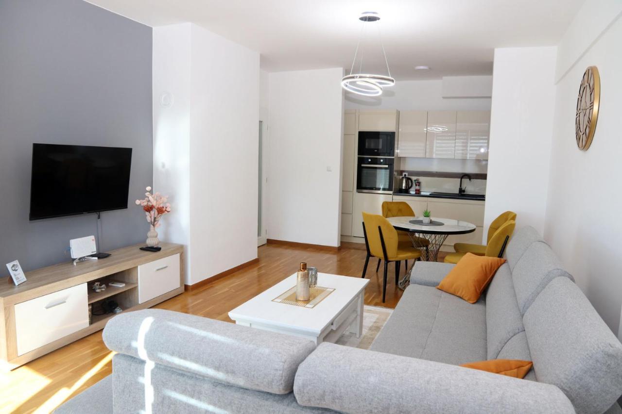 Apartment Cecovic - Mellain Tuzla Eksteriør bilde